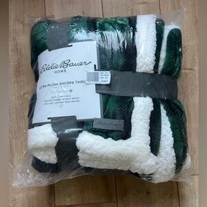 [NEW W/ TAGS] Eddie Bauer Ultra Plush Sherpa Throw 50x60